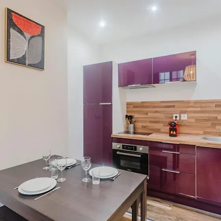 Superb Near The Grand Place! *